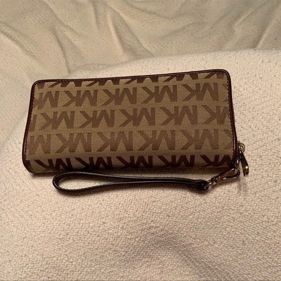 Michael Kors purse and wallet set - Picture 9 of 11